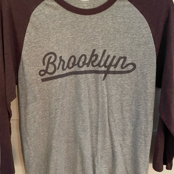 Old Navy Ragland t-shirt - Picture 1 of 3